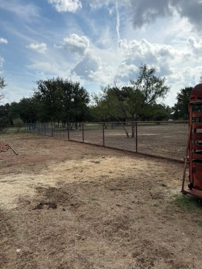 Pipe pens with a metal shelter